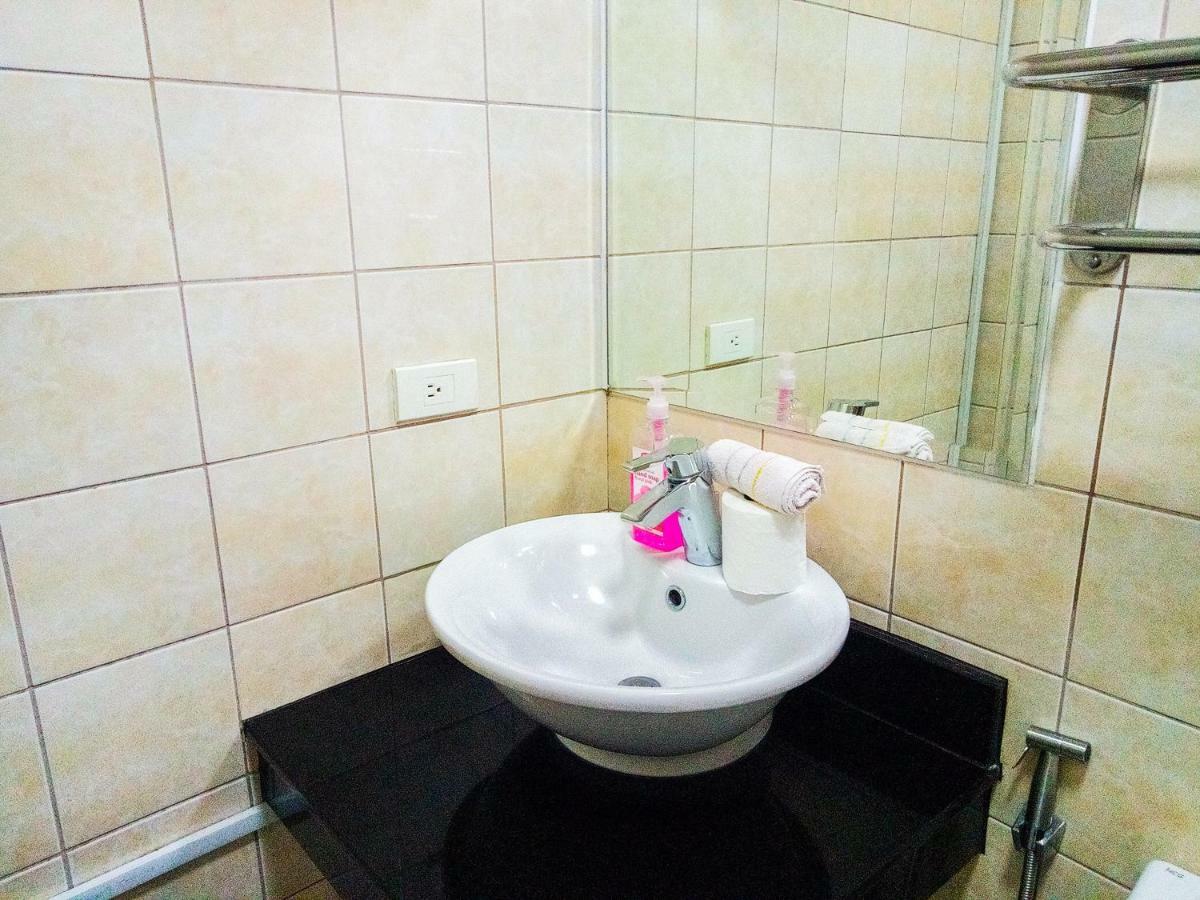 Apartamento Forbes Area Bgc Taguig Manila Exterior foto